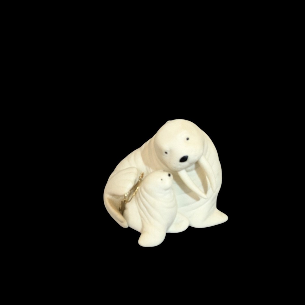 Dept‎ 56 Walrus Mother and Pup Figurine White Ceramic Arctic Animal Decor